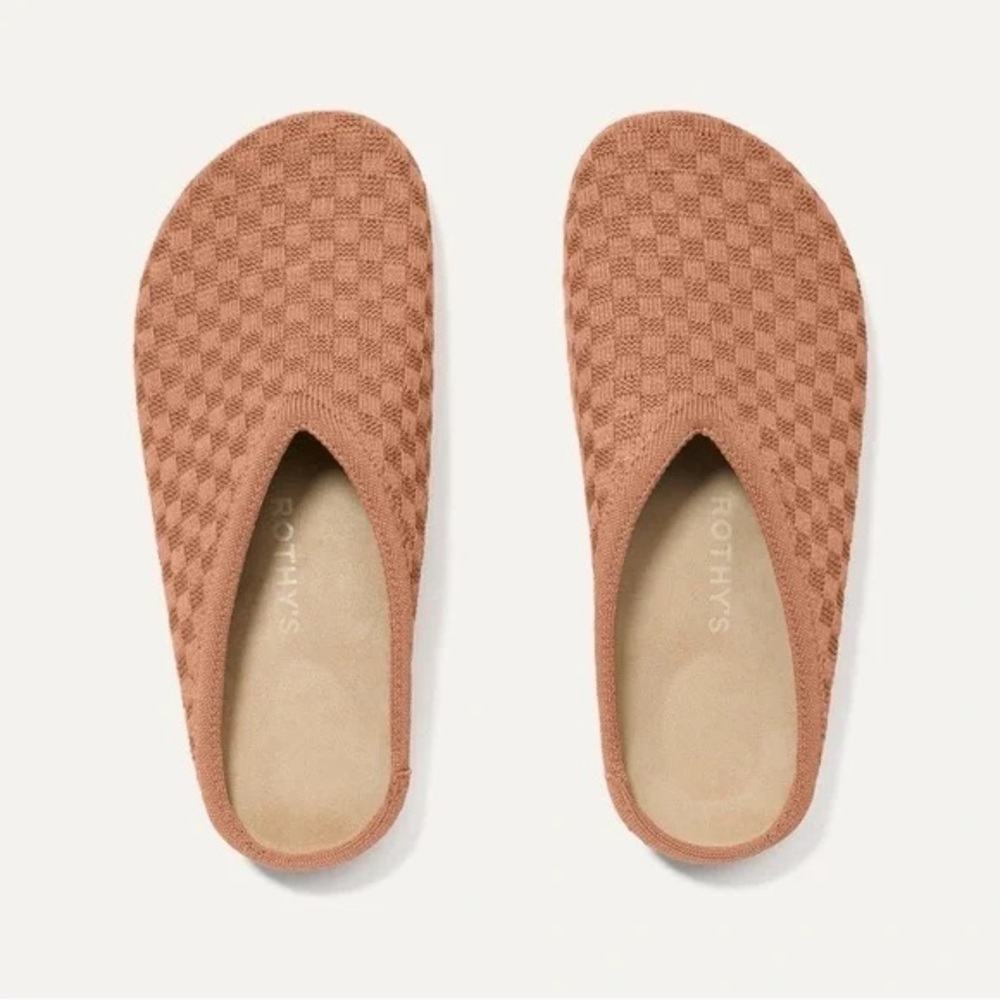 EUC Rothy’s Casual Clog in Clay